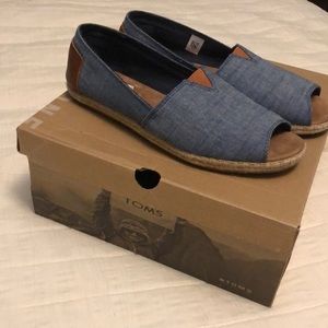Chambray and leather toms peep toe flats- 8